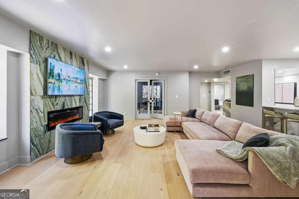 Photo of 3648 Peachtree Road NE #2E, Atlanta, GA 30319 (MLS # 10880055)