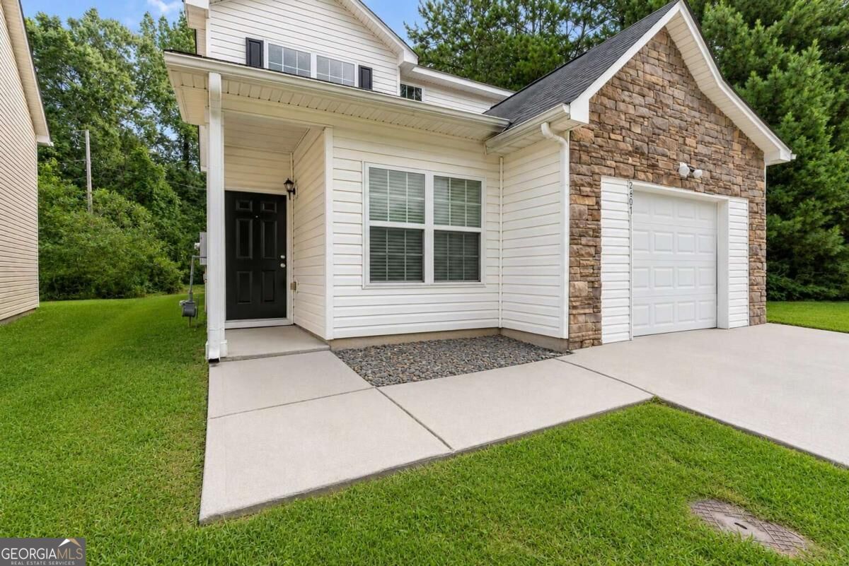 2407 Hackamore DR