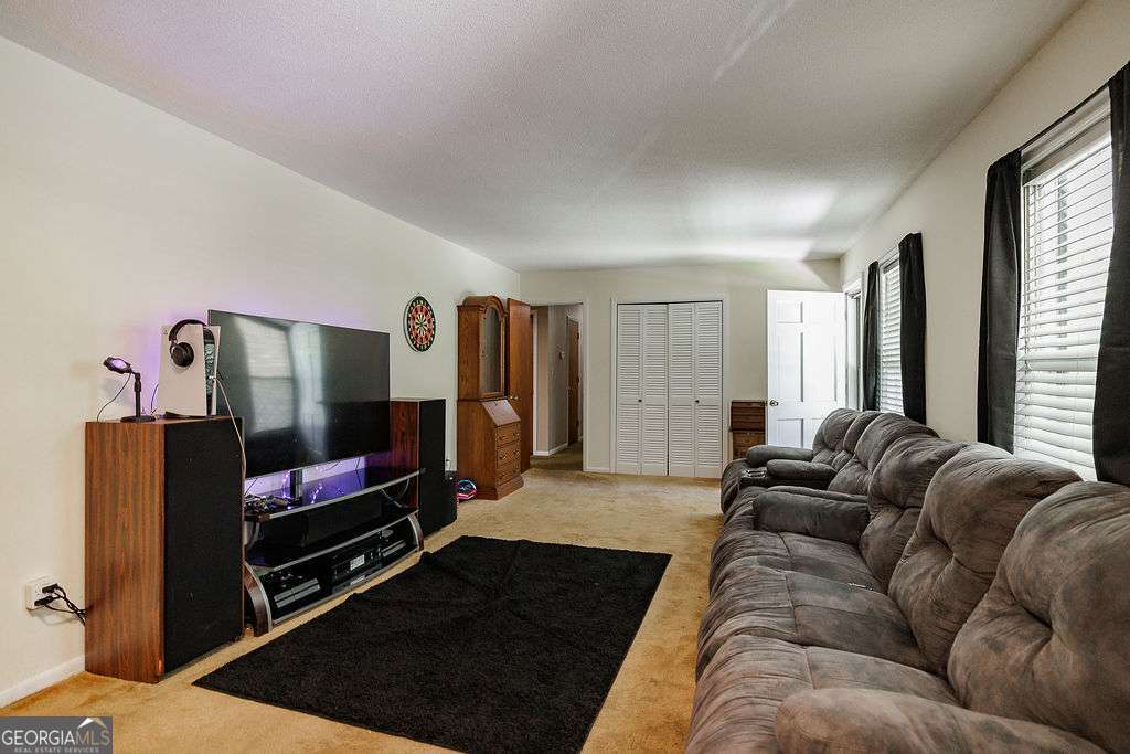 265 University CIR