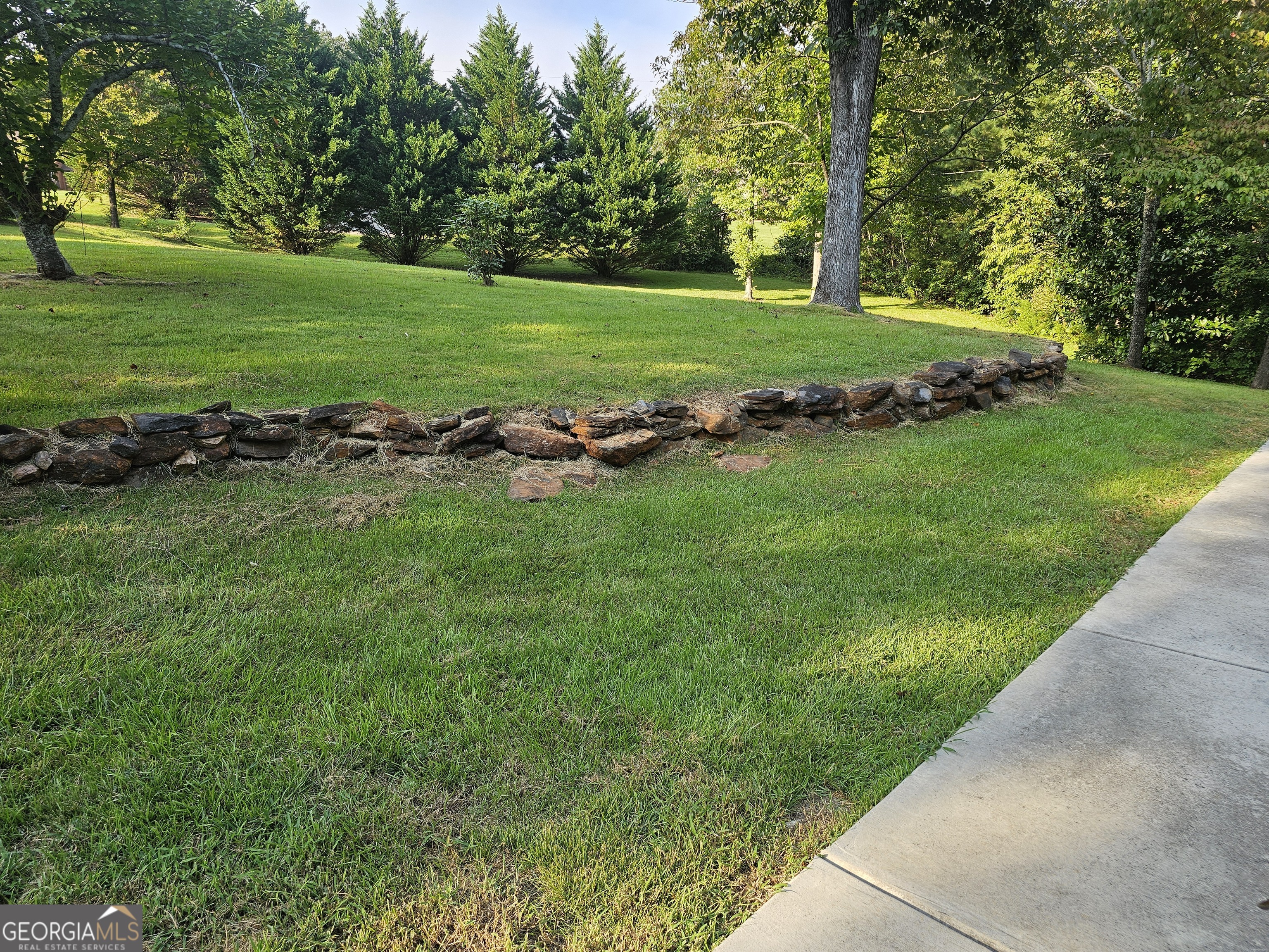 146 Cherokee Hills LN