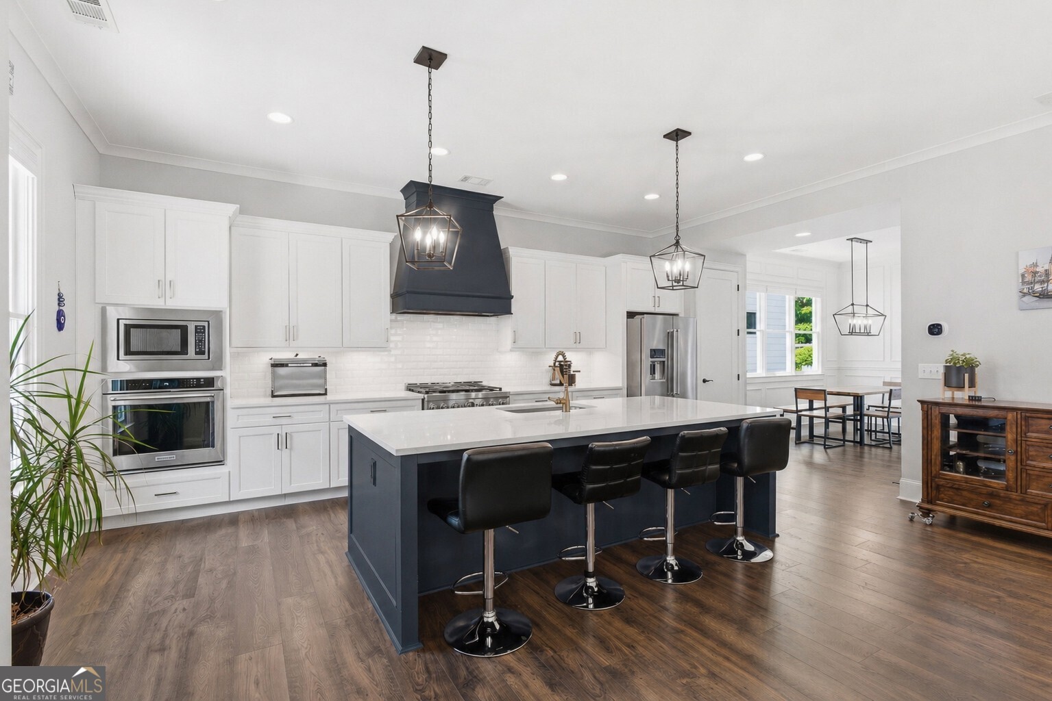 1822 Commons CIR
