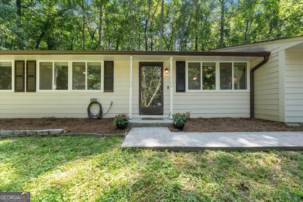 Photo of 3705 Somerset Drive SW, Marietta, GA 30064 (MLS # 10840870)