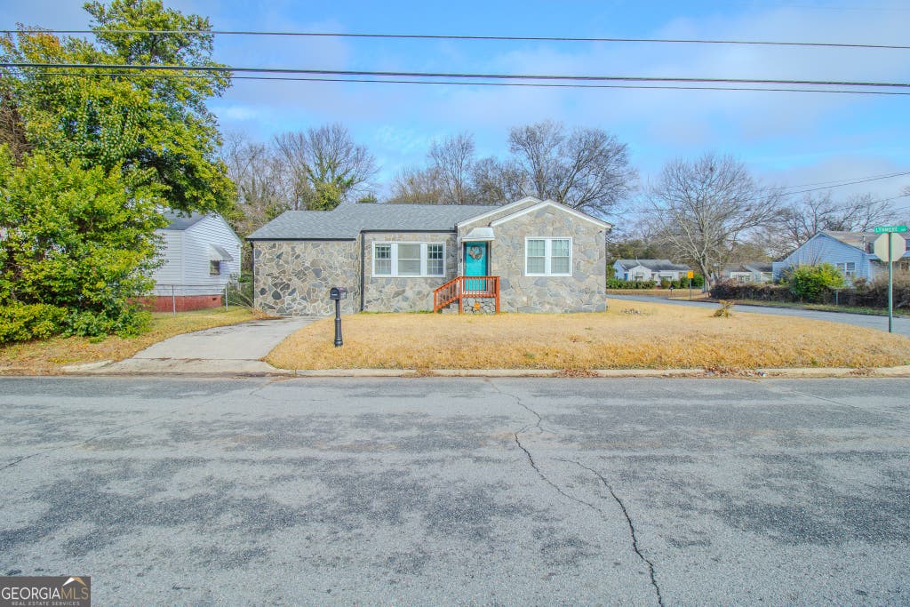 Photo of 579 Lynmore Avenue, Macon, GA 31206 (MLS # 10791042)