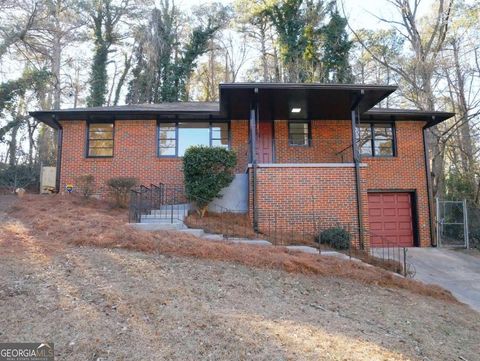 Photo of 2756 Oldknow Drive NW, Atlanta, GA 30318 (MLS # 10687887)