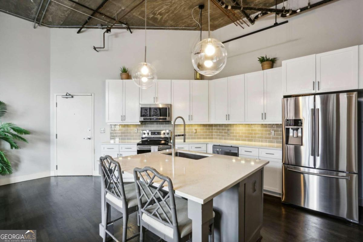 3235 Roswell RD NE 718