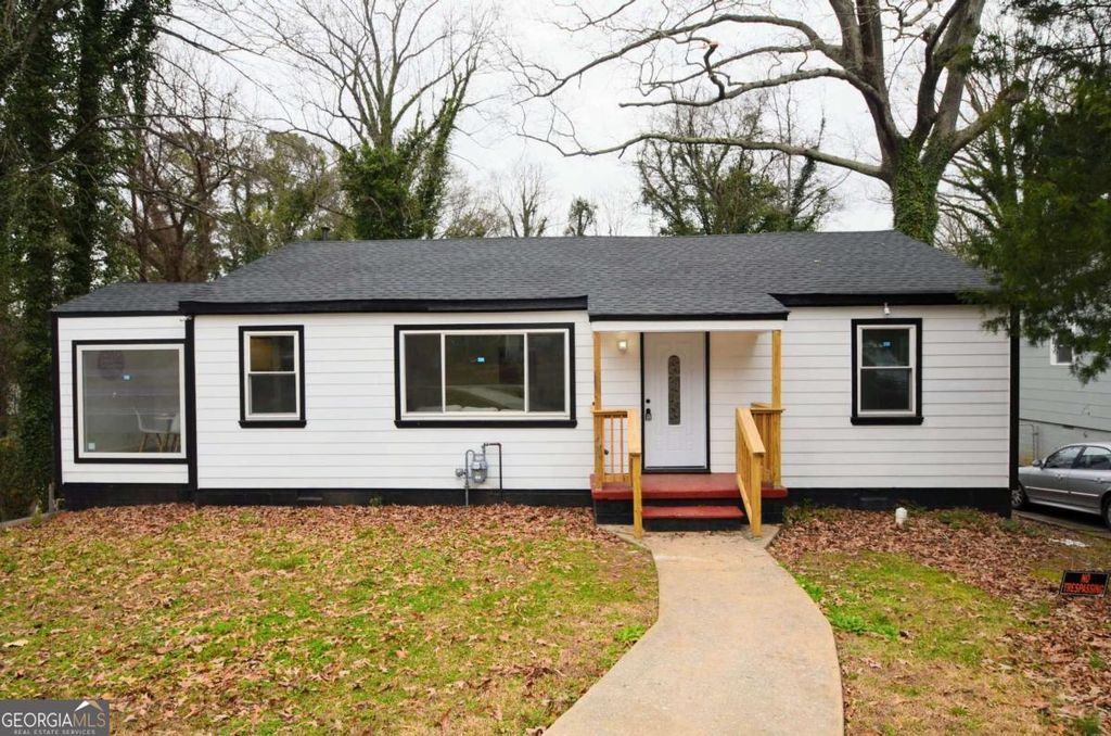 Photo of 1350 Kenilworth Drive SW, Atlanta, GA 30310 (MLS # 10757646)