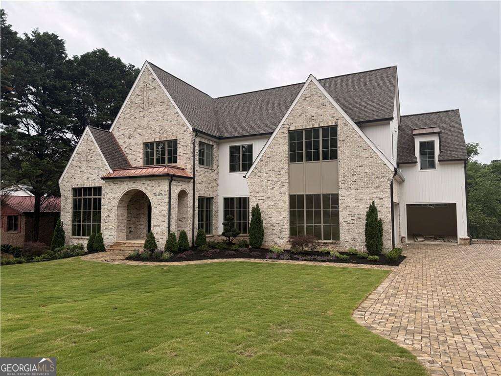228 Thomas CIR