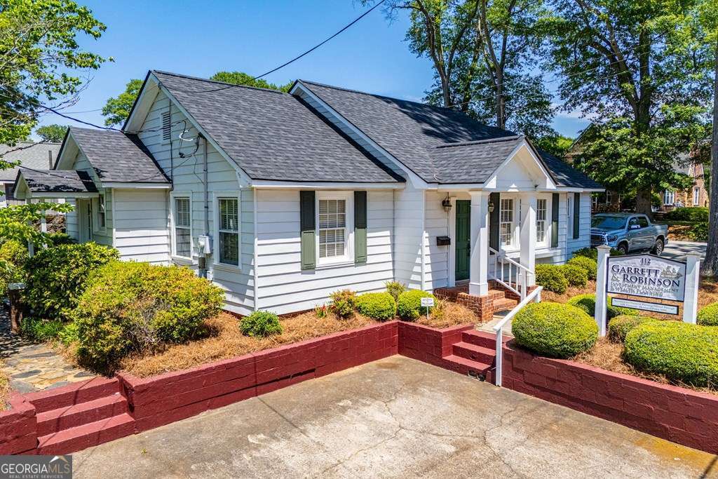 112 Cedar ST