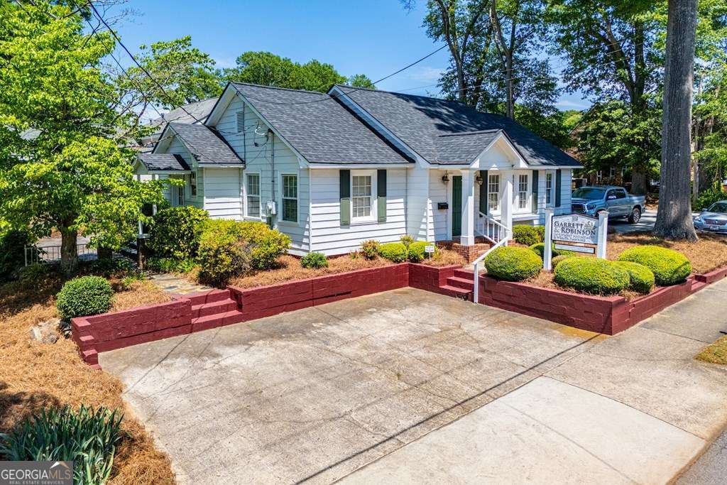 112 Cedar ST