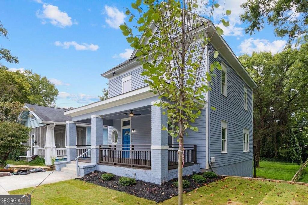 Photo of 1012 Lawton Street SW, Atlanta, GA 30310 (MLS # 10659268)