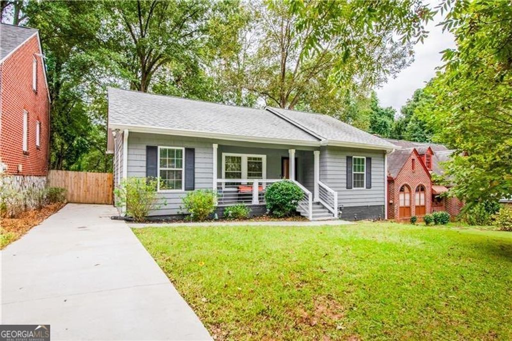 Photo of 1760 Rogers Avenue SW, Atlanta, GA 30310 (MLS # 10681590)