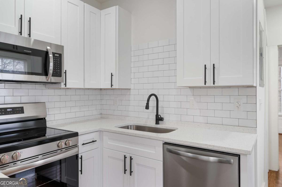 405 4th ST 22