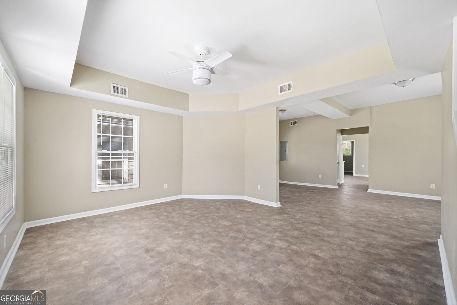 Atlanta, Georgia 30315, United States, 3 Bedrooms Bedrooms, ,3 BathroomsBathrooms,Residential,Active,94918