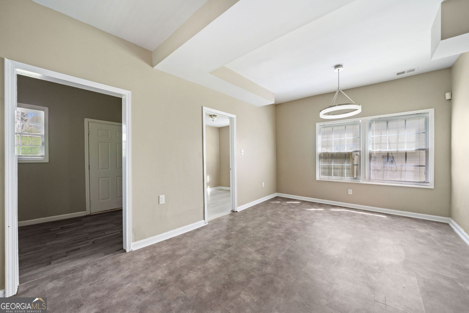 Atlanta, Georgia 30315, United States, 3 Bedrooms Bedrooms, ,3 BathroomsBathrooms,Residential,Active,94918