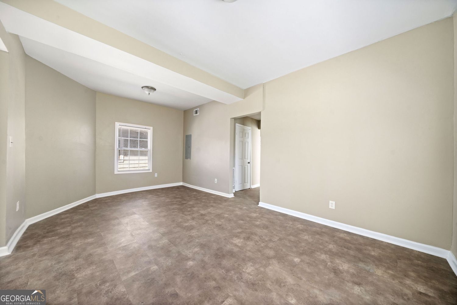 Atlanta, Georgia 30315, United States, 3 Bedrooms Bedrooms, ,3 BathroomsBathrooms,Residential,Active,94918