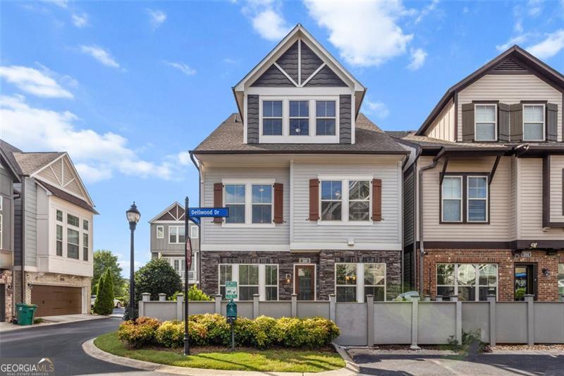 200 Dellwood DR SE