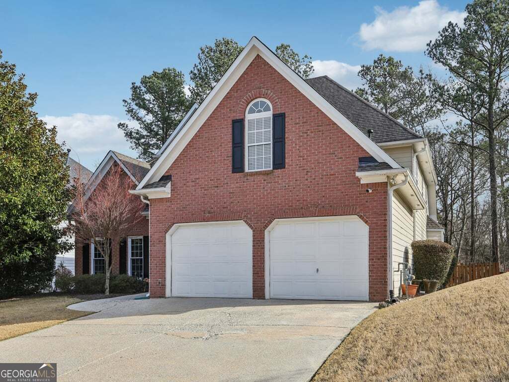 1192 Vinings Place CIR SE