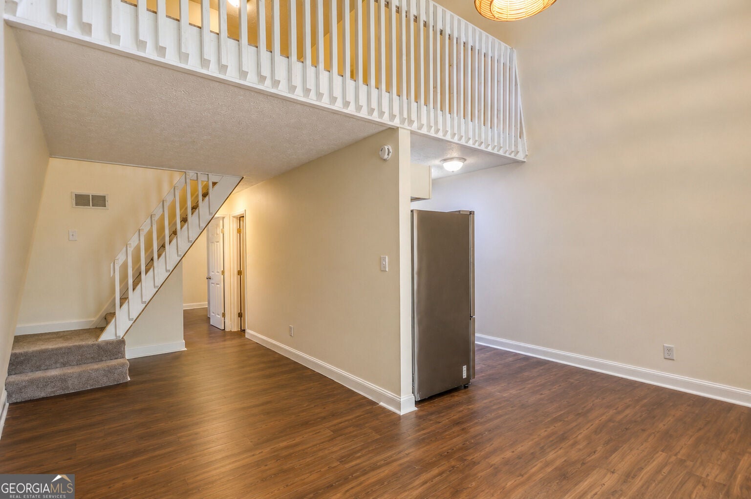555 Freeman DR