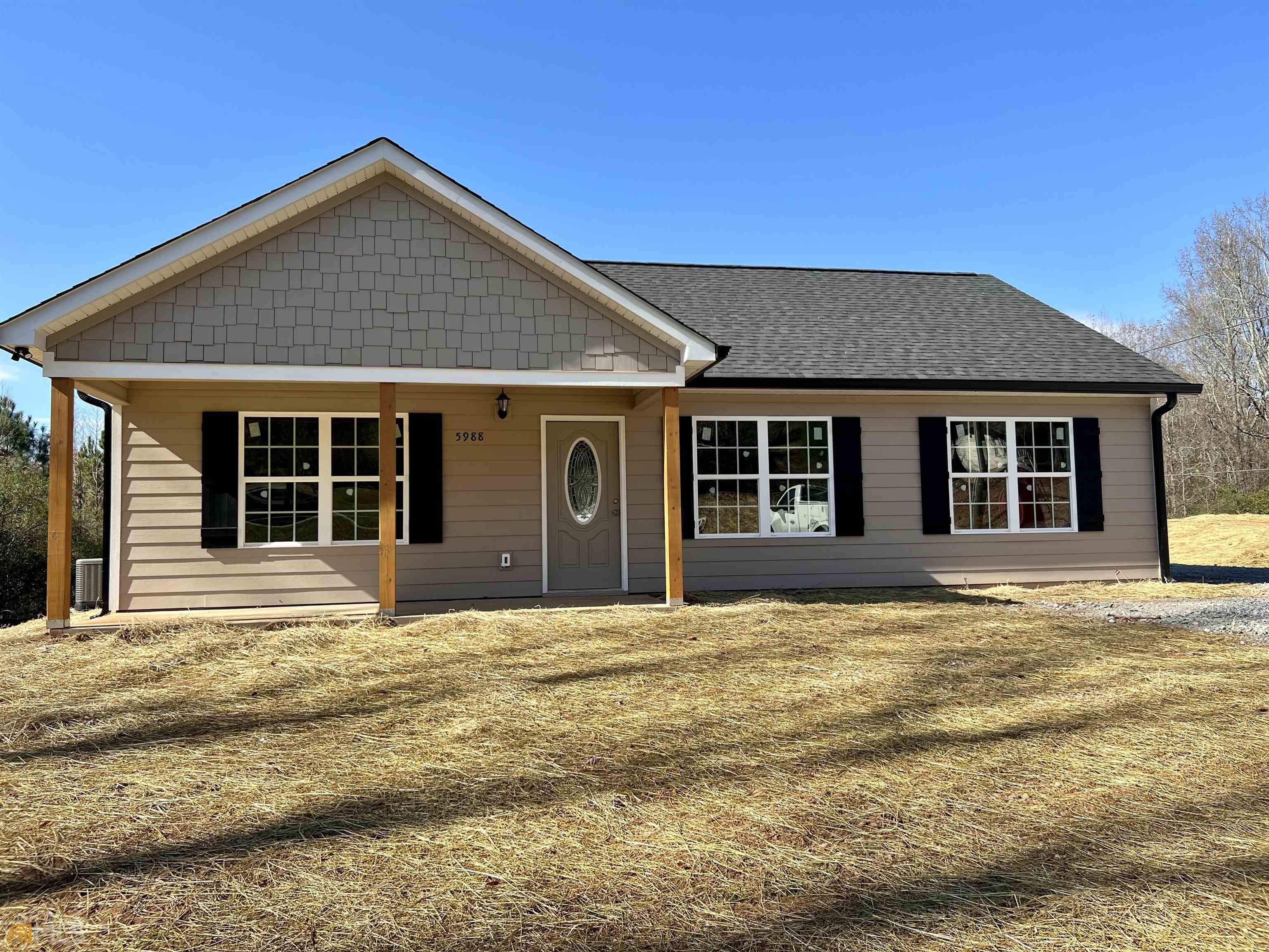 New construction! Custom upgrades include stainless steel appliances, granite countertops, 10' ceilings, hardiplank siding, LVTluxury vinyl throughout, tray ceilings, energy efficient. No HOA. Convenient commute to Gainesville, Dawsonville and GA 400.