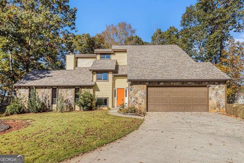Photo of 400 Old Tree Trace, Roswell, GA 30075 (MLS # 10639342)