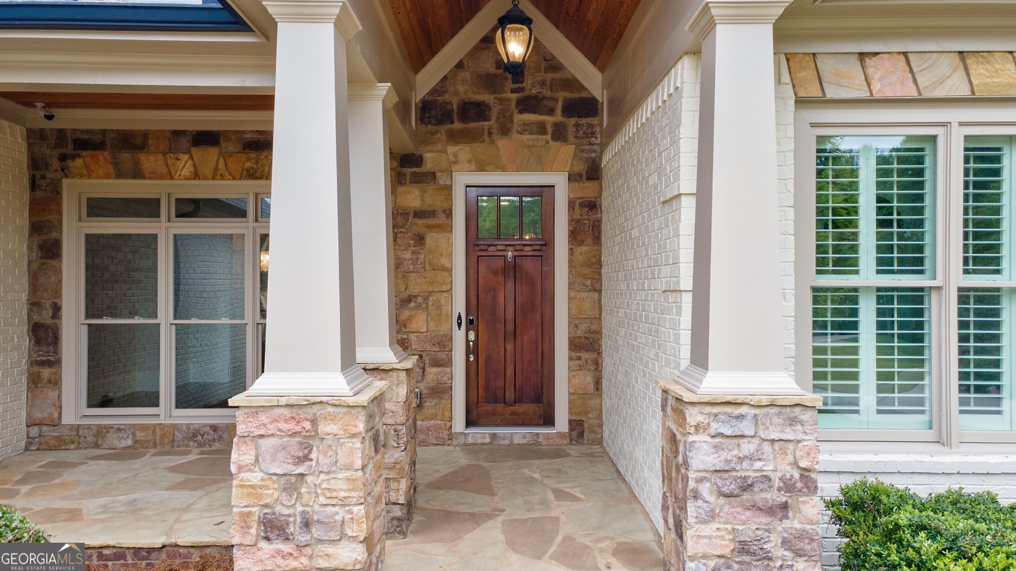 2221 Gentry LN