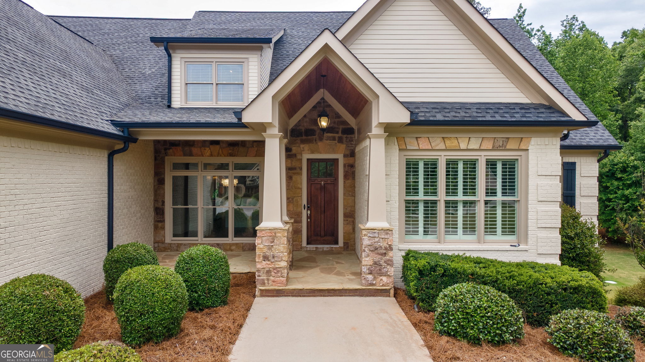 2221 Gentry LN