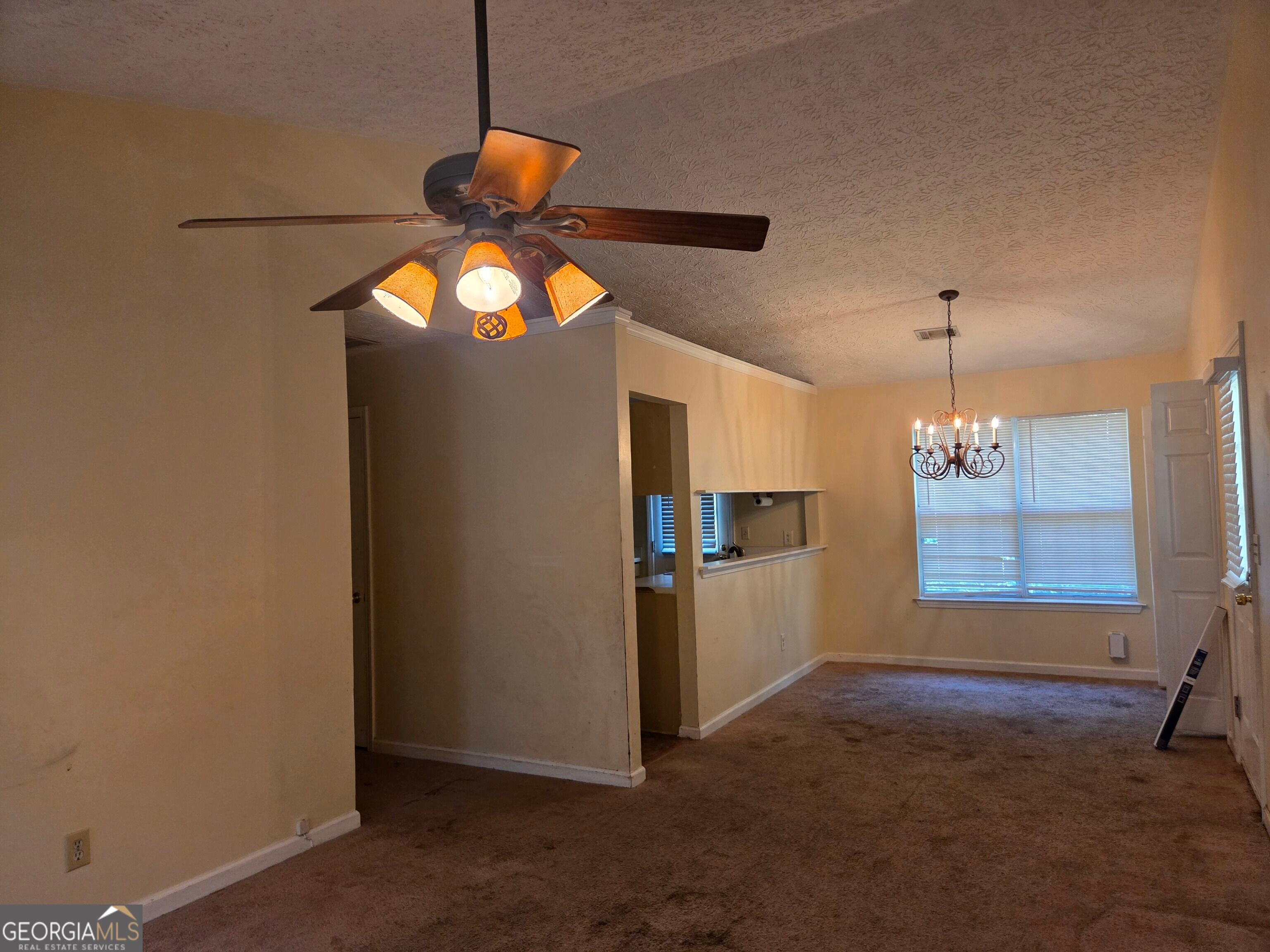 217 Brooks LN