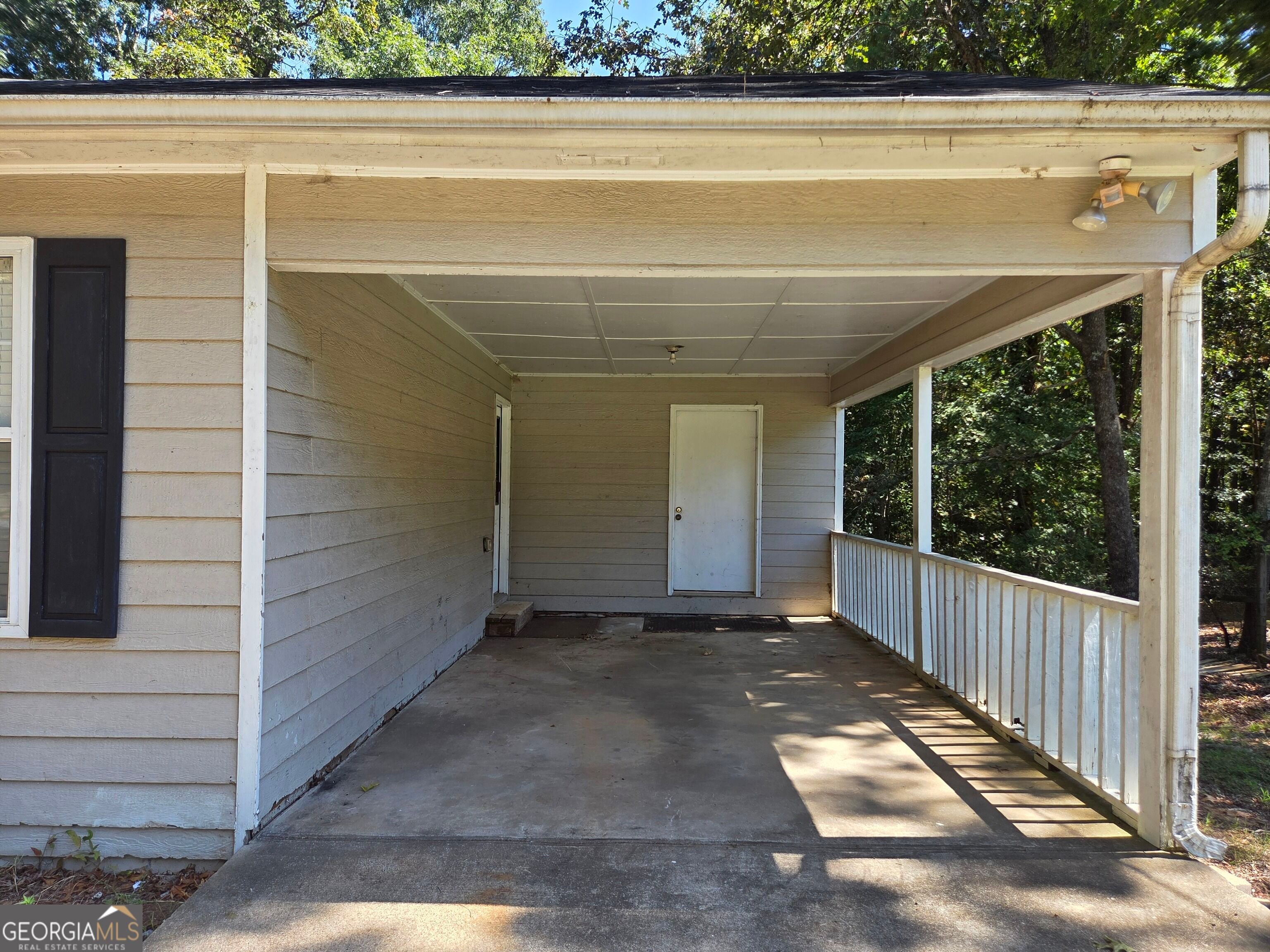 217 Brooks LN