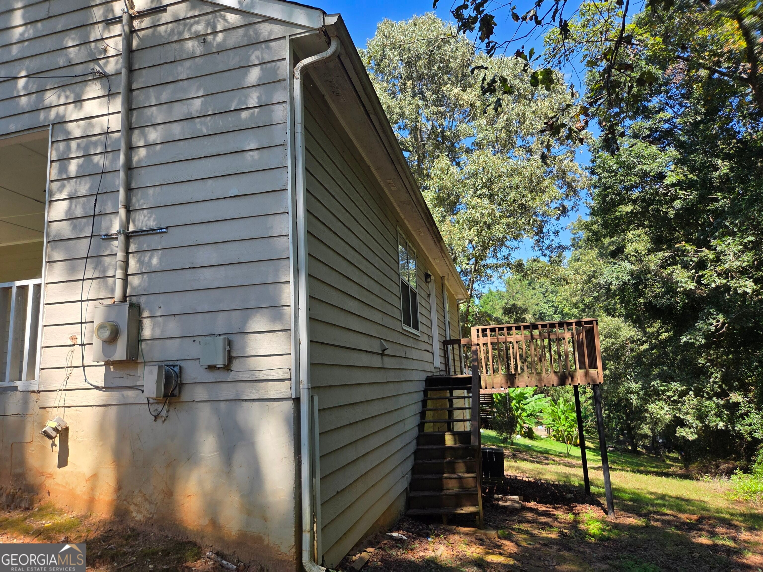 217 Brooks LN