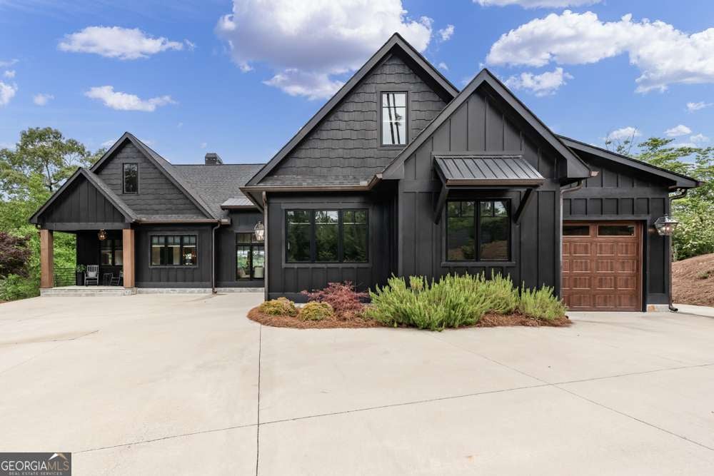 796 Creek TRL