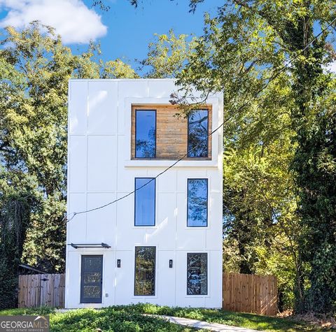 Photo of 1052 Windsor Street SW, Atlanta, GA 30310 (MLS # 10648488)