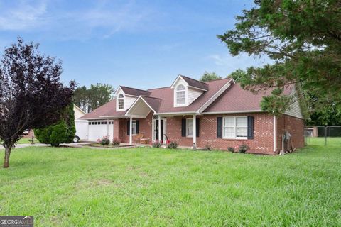 Photo of 106 Magnolia Way SW, Calhoun, GA 30701 (MLS # 10784391)