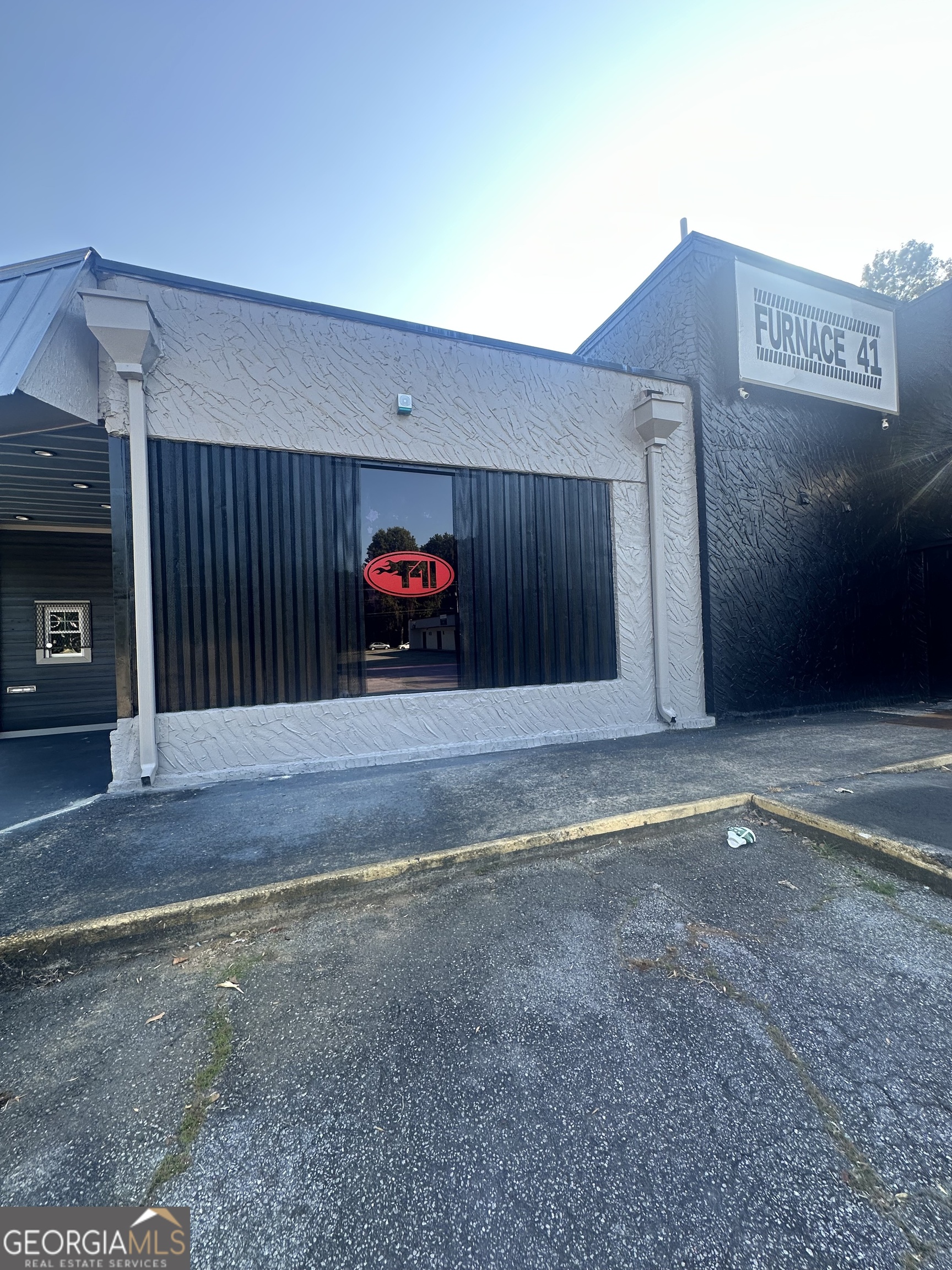 7716 N Main ST