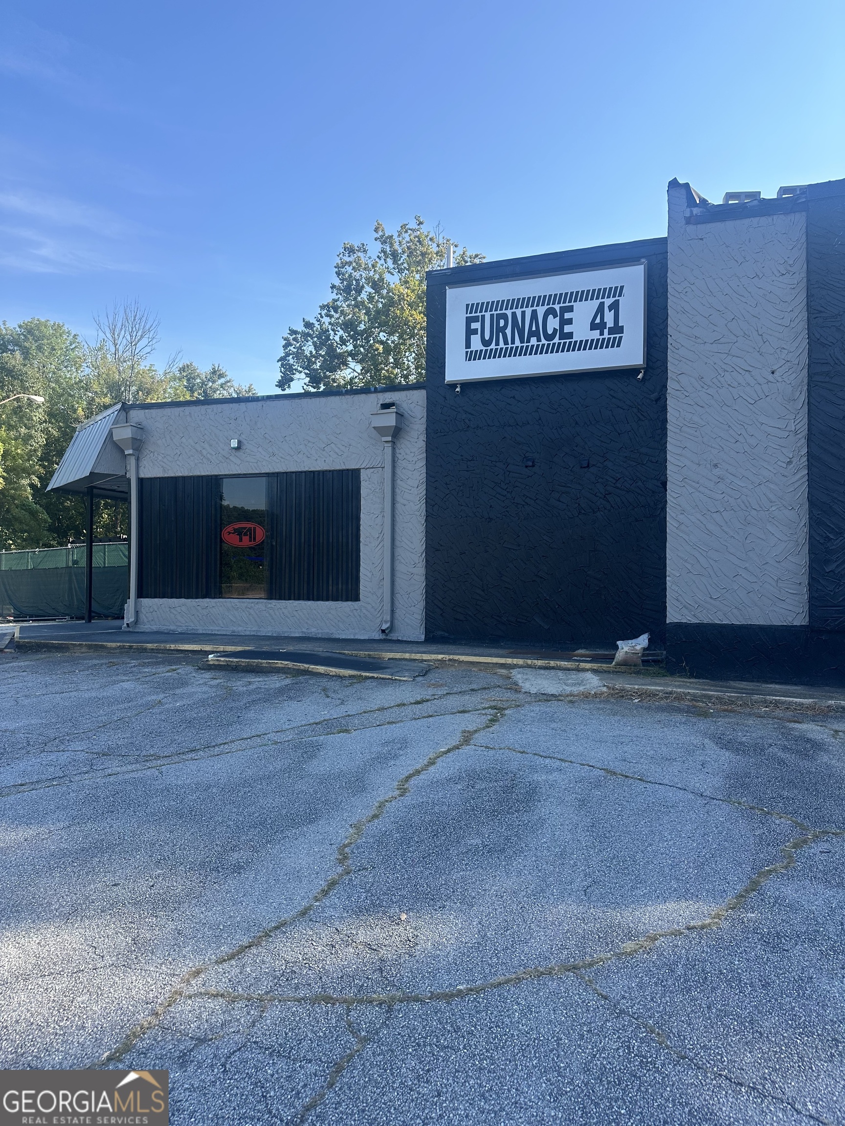 7716 N Main ST