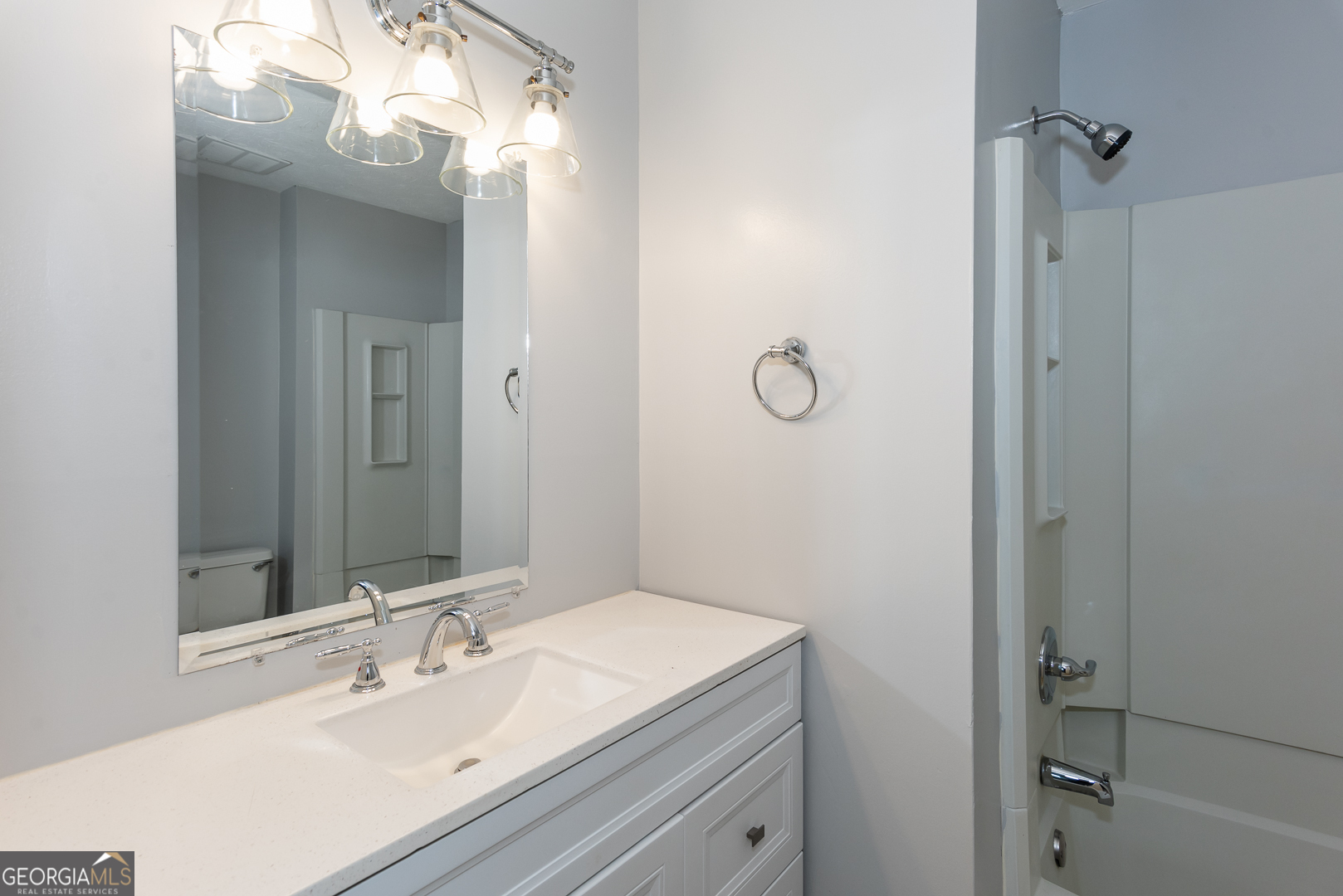 Lilburn, Georgia 30047, United States, 2 Bedrooms Bedrooms, ,3 BathroomsBathrooms,Residential,Active,231617