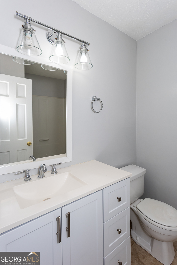 Lilburn, Georgia 30047, United States, 2 Bedrooms Bedrooms, ,3 BathroomsBathrooms,Residential,Active,231617