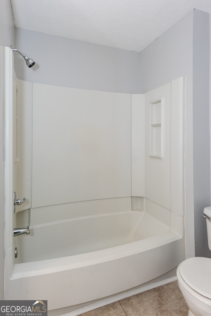 Lilburn, Georgia 30047, United States, 2 Bedrooms Bedrooms, ,3 BathroomsBathrooms,Residential,Active,231617