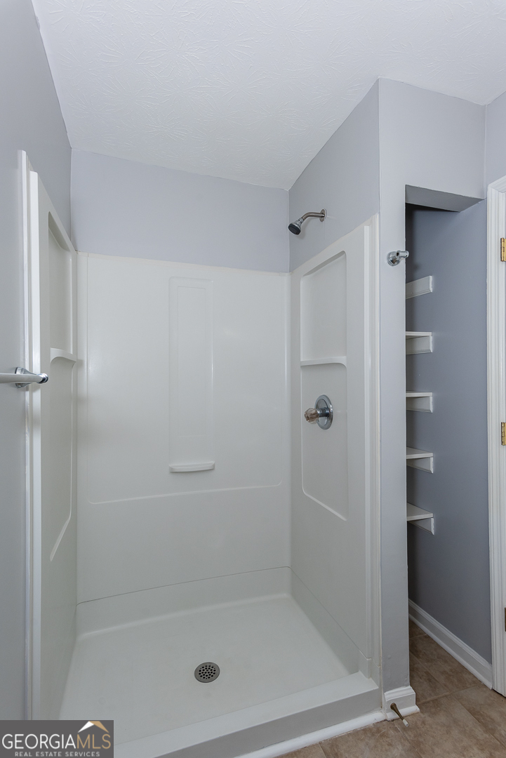 Lilburn, Georgia 30047, United States, 2 Bedrooms Bedrooms, ,3 BathroomsBathrooms,Residential,Active,231617