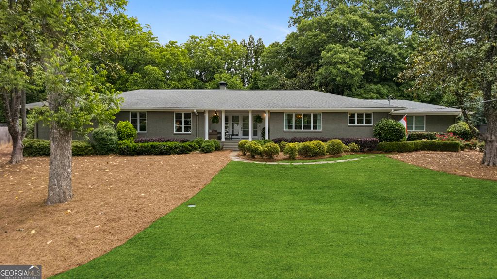 Photo of 3805 Ivy Lane NE, Atlanta, GA 30342 (MLS # 10764832)