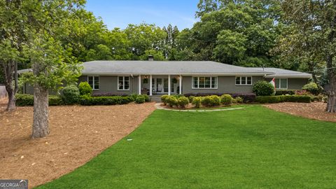 Photo of 3805 Ivy Lane NE, Atlanta, GA 30342 (MLS # 10764832)