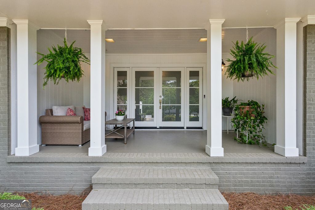 Photo of 3805 Ivy Lane NE, Atlanta, GA 30342 (MLS # 10764832)
