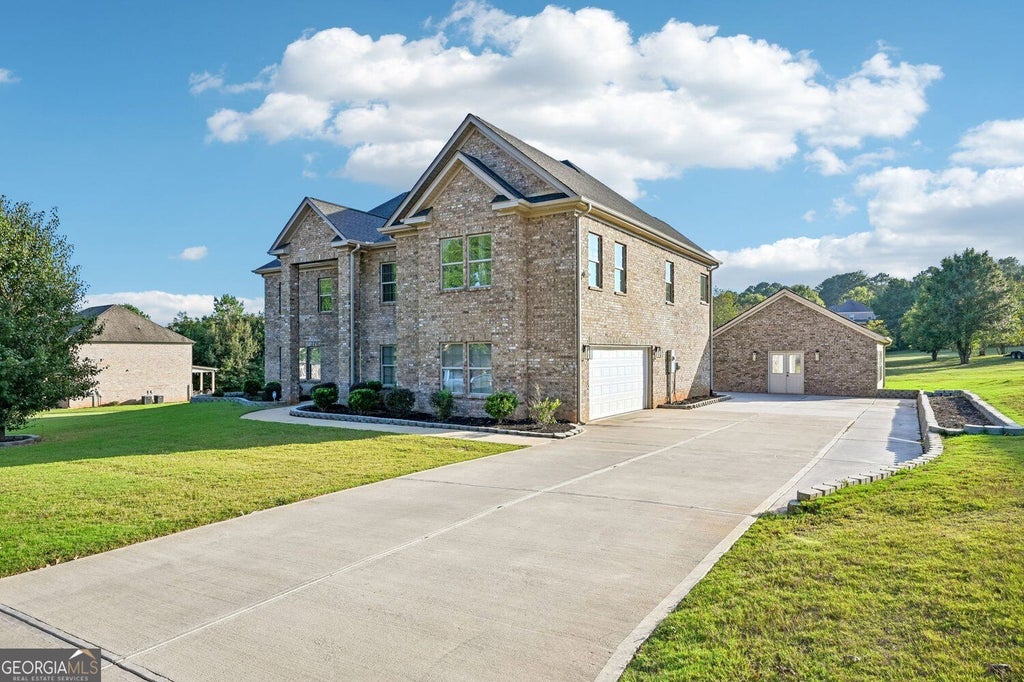 Photo of 190 Barcelona Drive, Covington, GA 30016 (MLS # 10849269)
