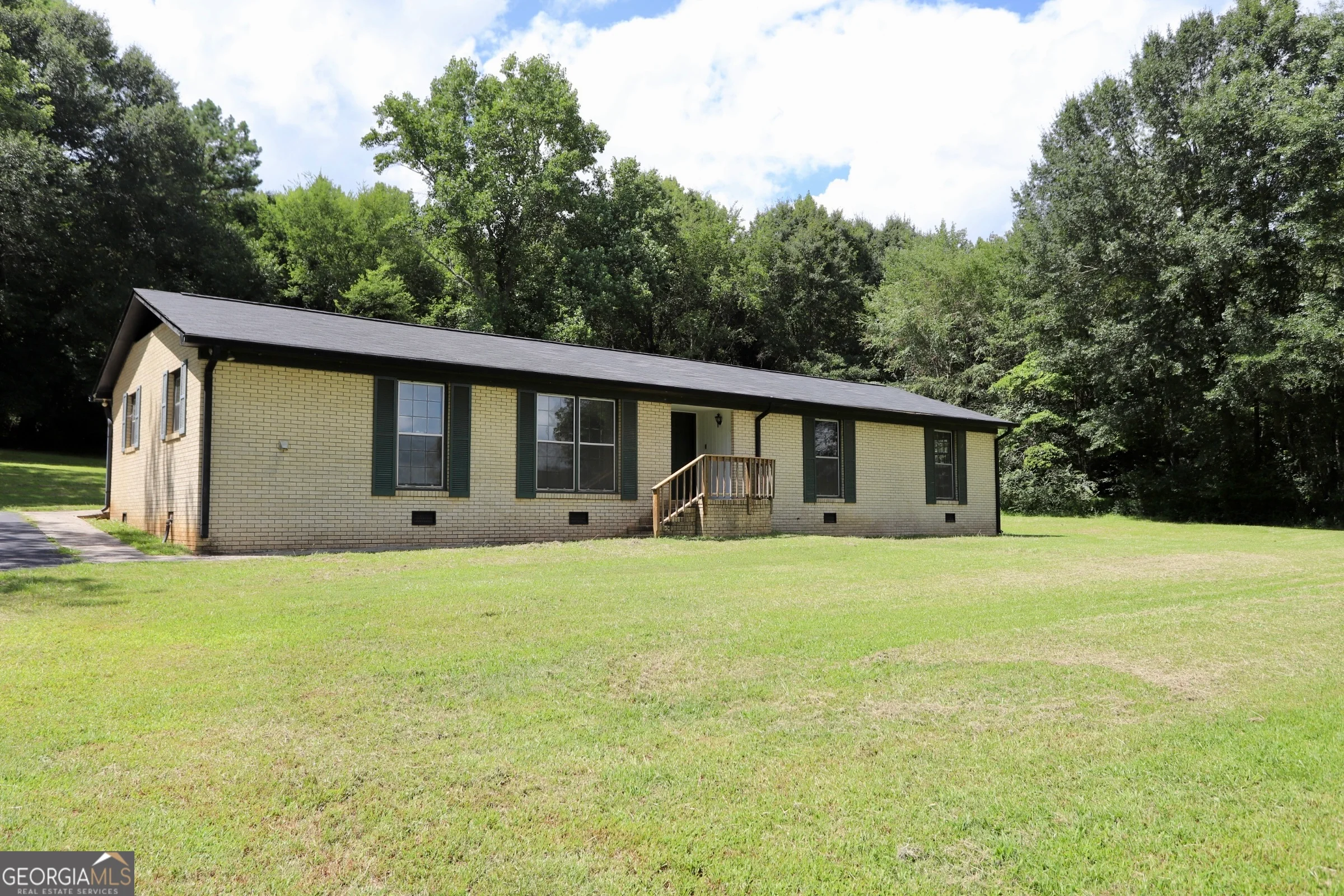 145 Scoggins Trail