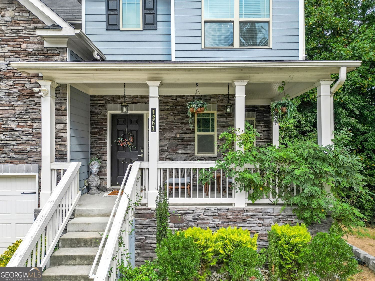 1261 Silvercrest CT