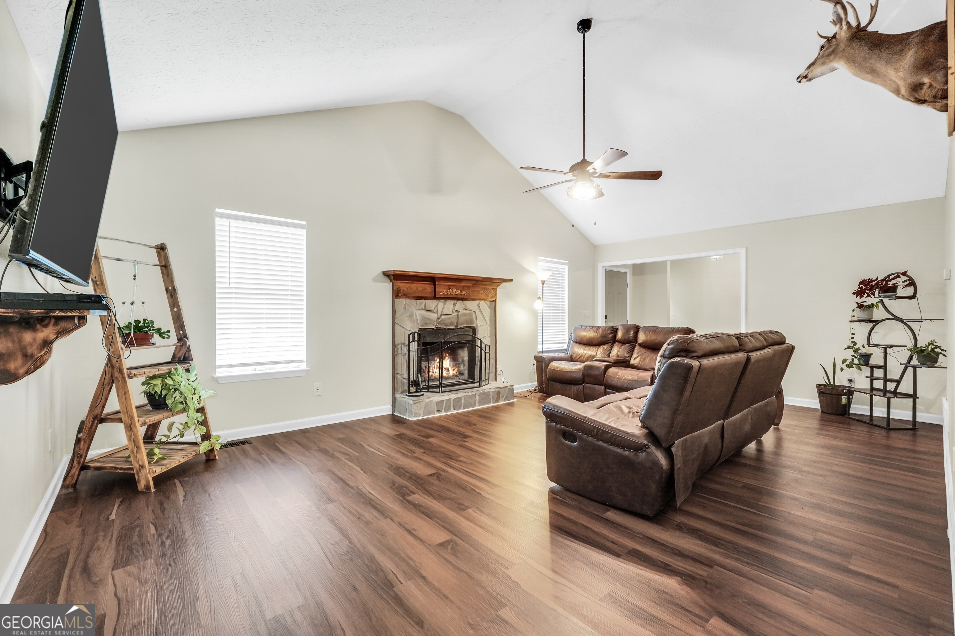 681 Locust RD