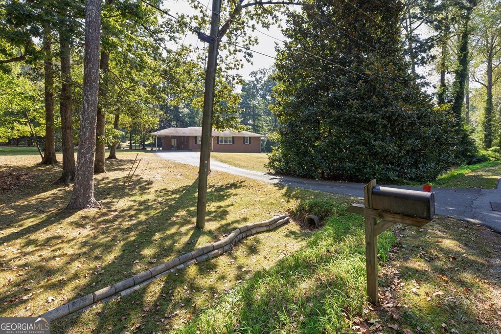 Photo of 1589 Hammond Woods Circle SW, Marietta, GA 30008 (MLS # 10729252)