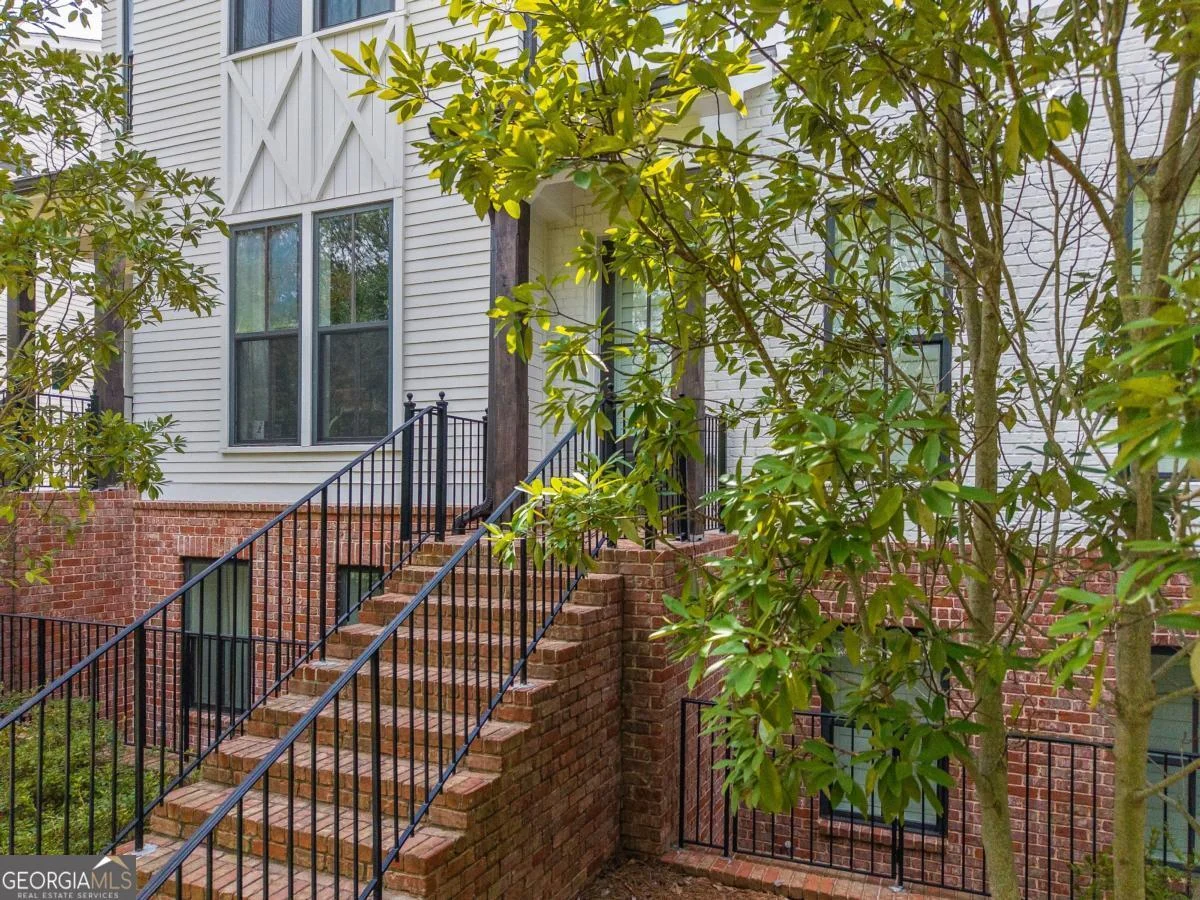 213 Phillips Lane