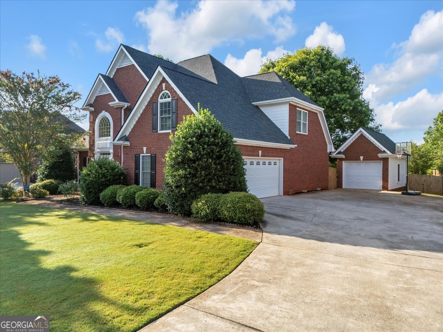 1250 Crabapple CIR
