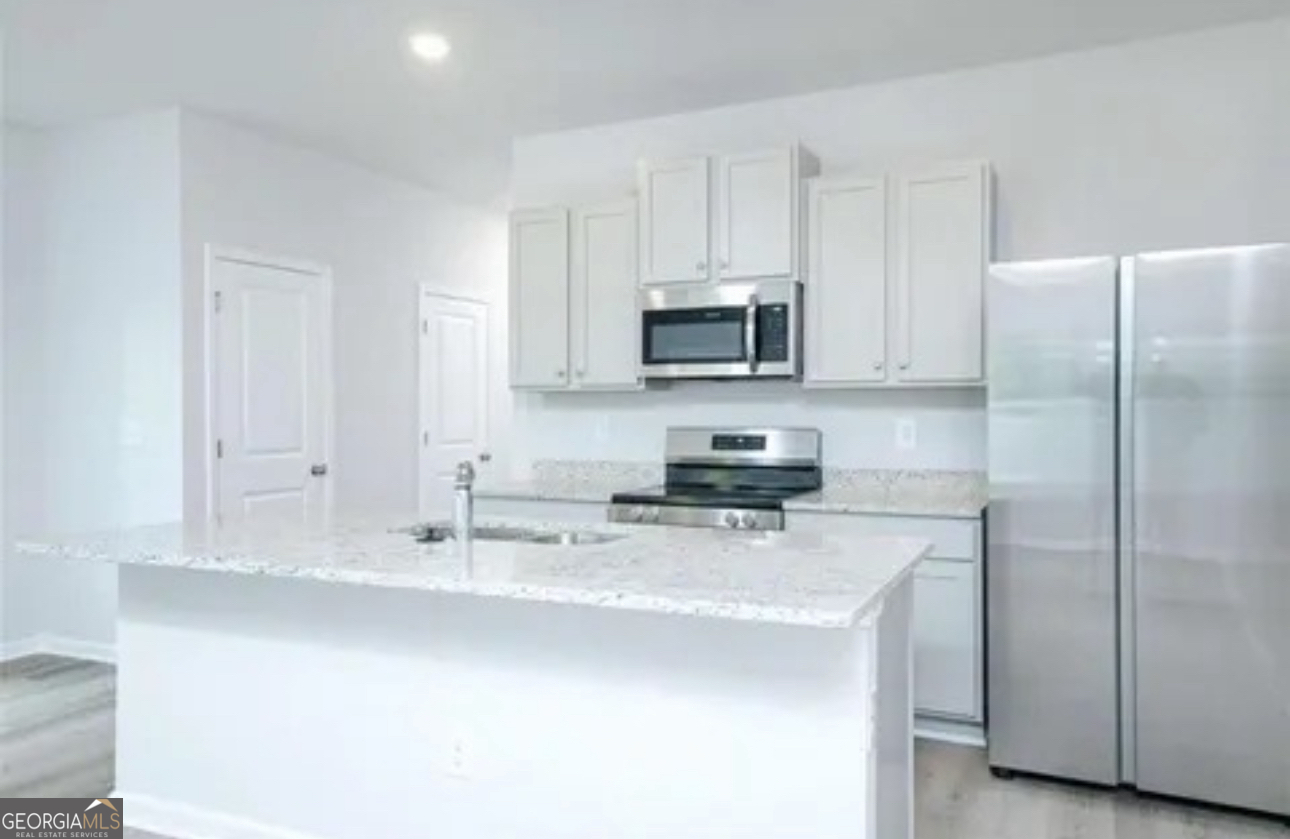 141 Village Green DR NW
