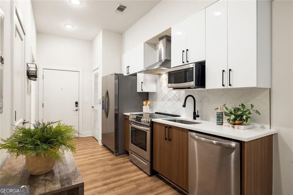 112 Rogers ST NE 202